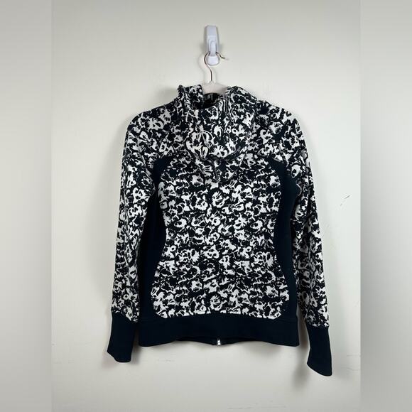 Lululemon Scuba Hoodie Black and White Floral Print 8 jacket EUC - Picture 2 of 8